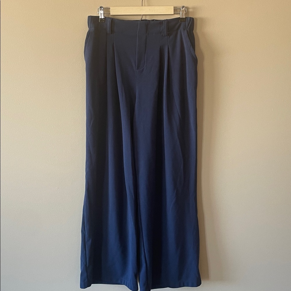 Halara Navy Blue Women's pants size Large, waffle fabric, 2 front pockets